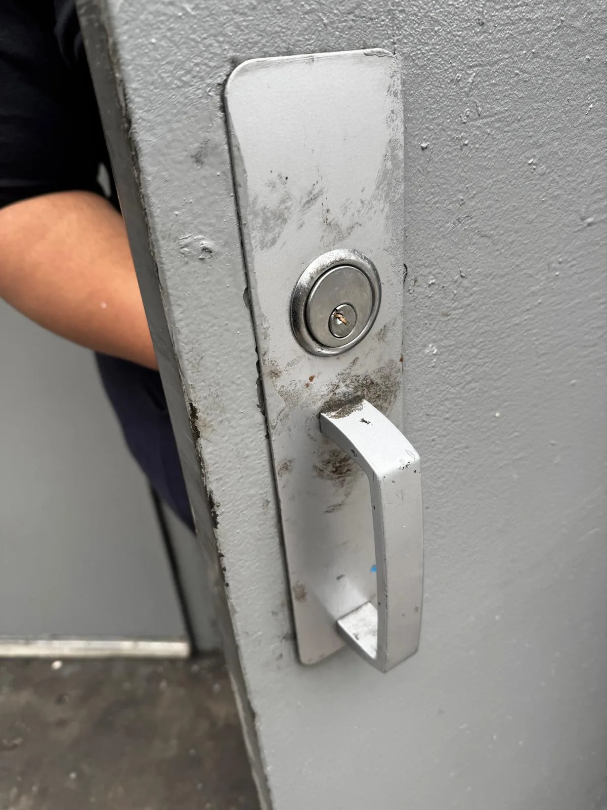 Residential lockout door cylinder