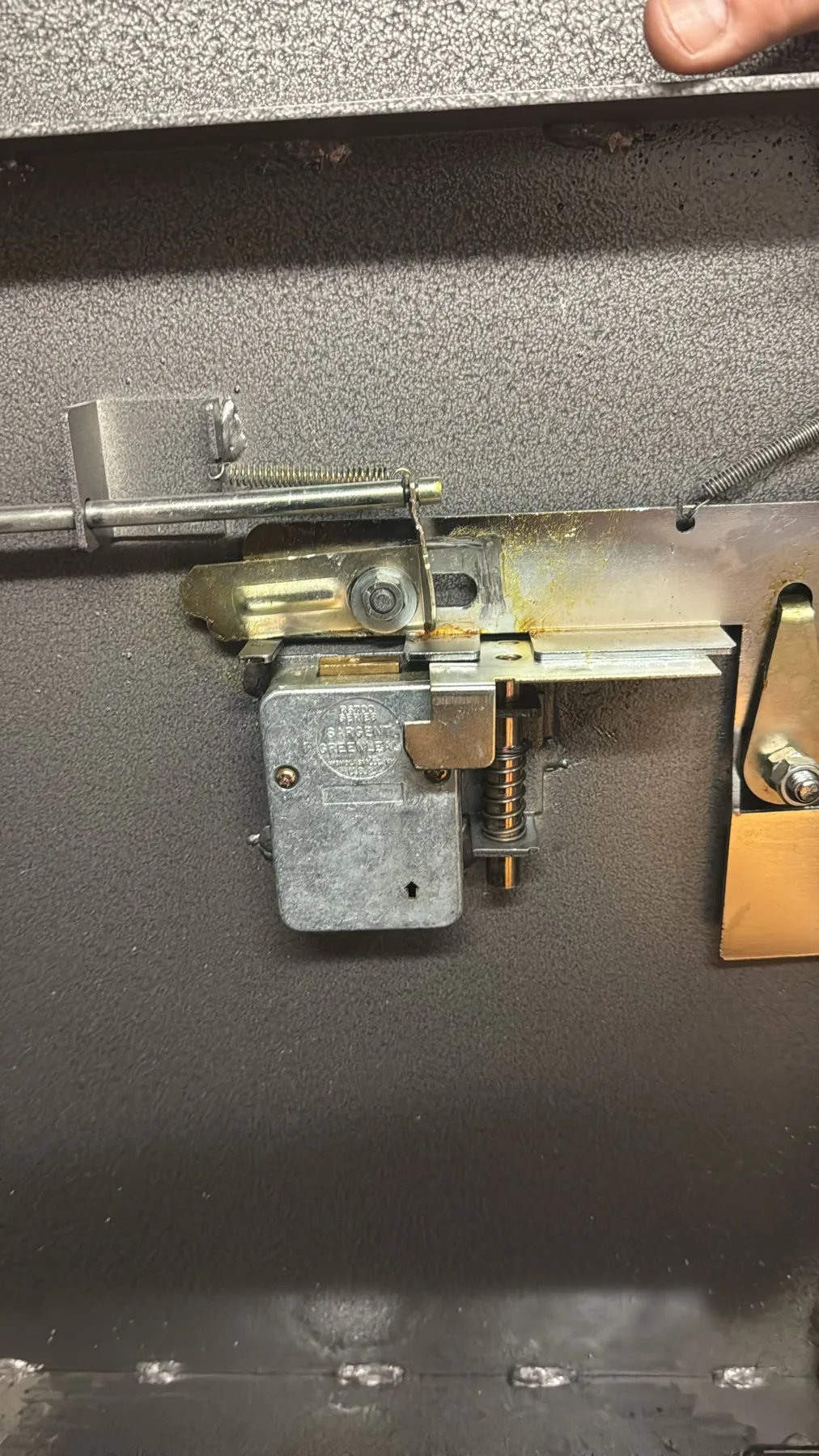 Safe door lock internal mechanism
